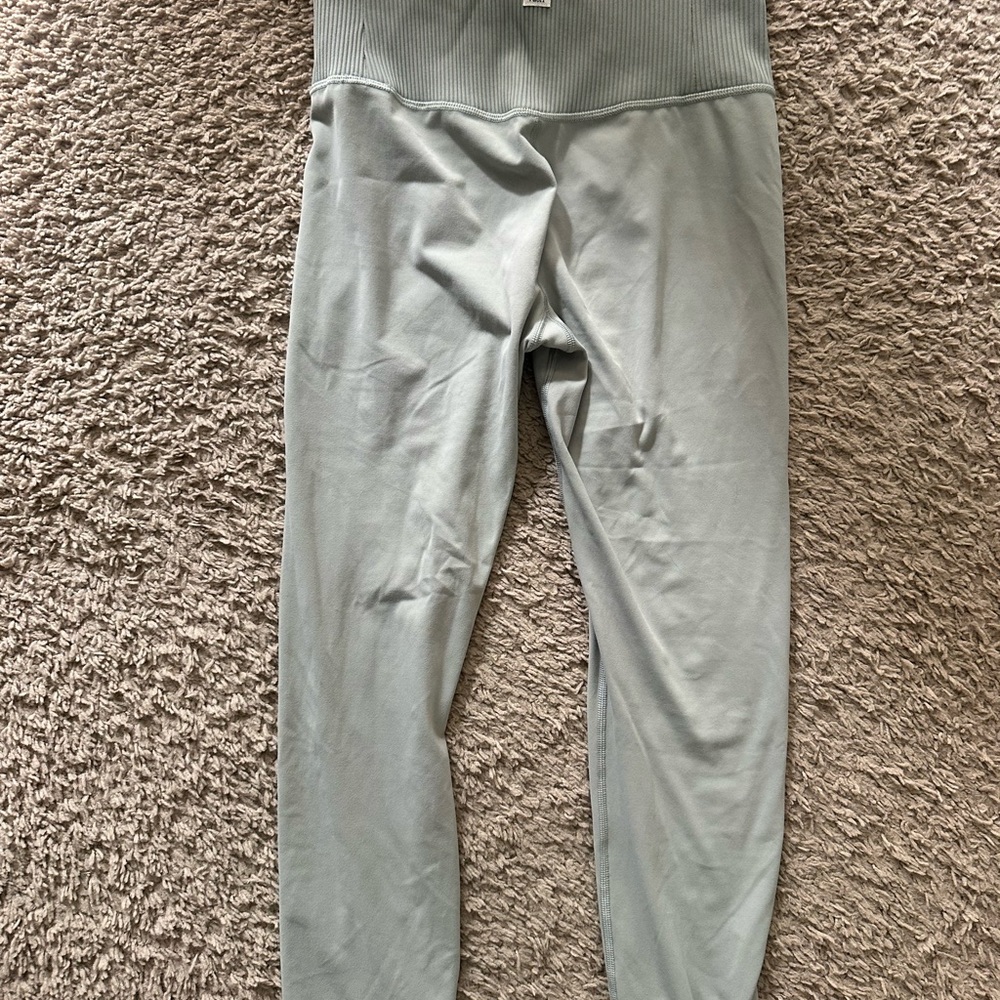Vuori Women's Seafoam Green  Leggings